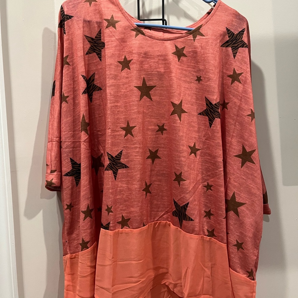 UMGEE Dolman Tunic in a Dark Cantalope Color With Black Stars